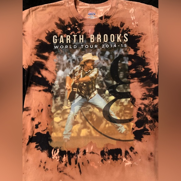 Hanes Beefy Women’s Garth Brooks World Tour 2014-15 Bleached M T-shirt Pre-Owned - Picture 2 of 7